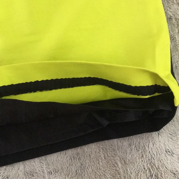 Bright yellow & black pencil skirt 14 color block back zip & darts mid rise 🐝 - Picture 8 of 8